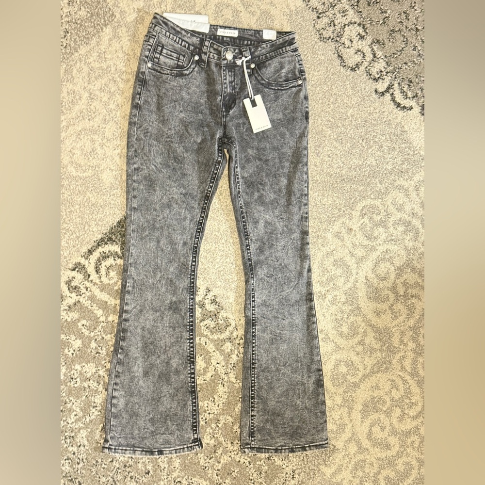NWT Fire & Rain Juniors Low Rise Comfort Denim Bootcut Jeans Size 11 Inseam 31”